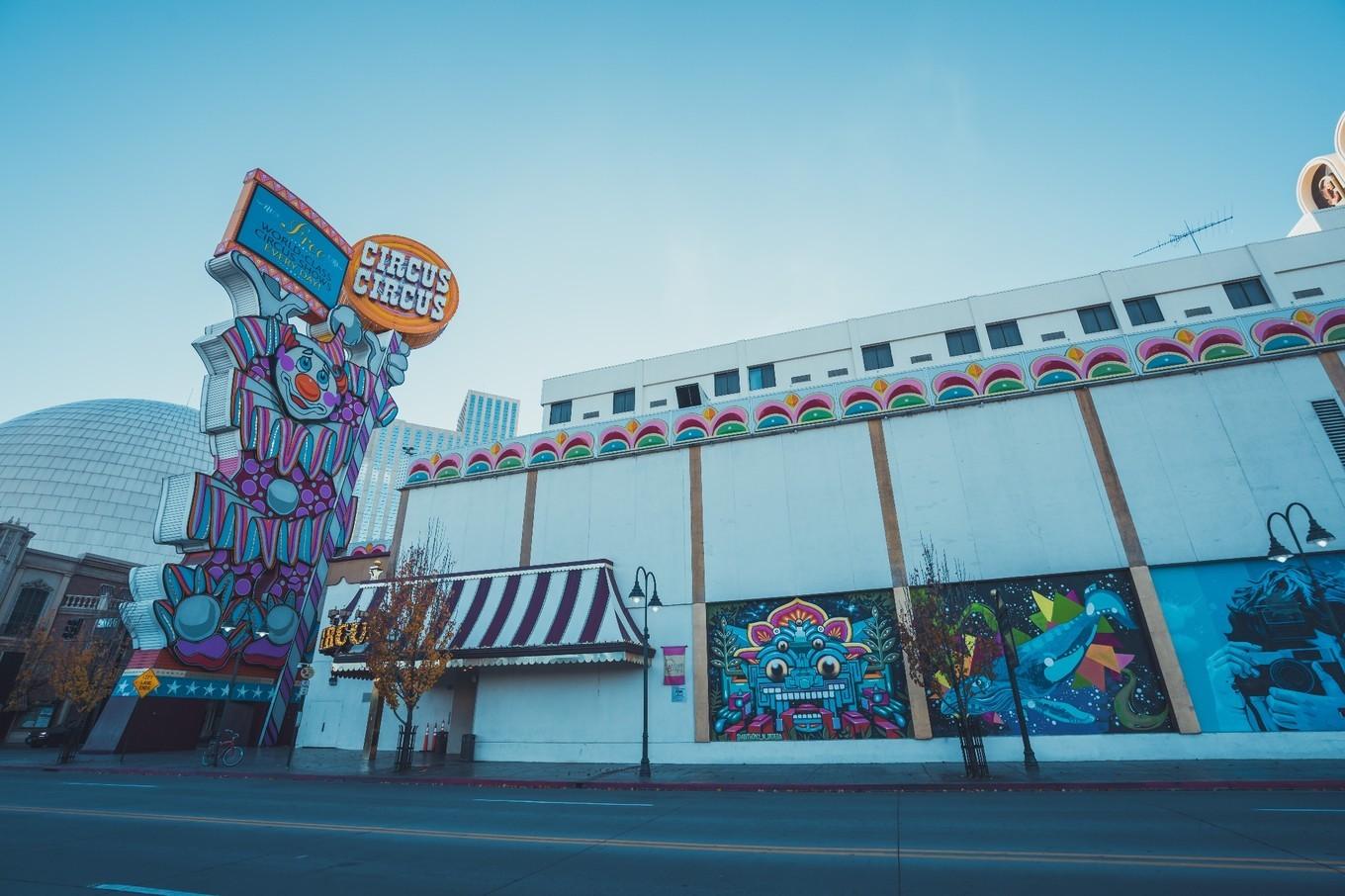 鍐呭崕杈惧窞鑻辨枃姝屾洸,鍐呭崕杈惧窞鐨勬瓕