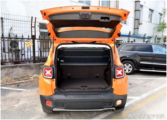 全新jeep自由侠个性十足价格走心,jeep自由侠深度解析