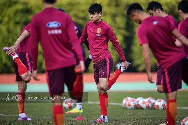 95后征战东亚杯！请踏实踢球，别再让中国足球没戏了