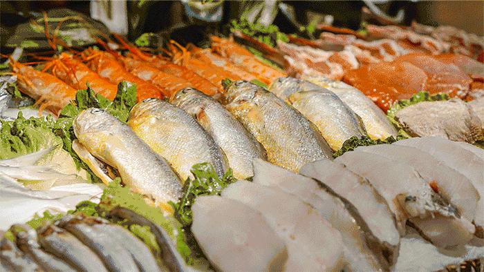 认鱼啦！为了吃垮海鲜自助餐厅，你得认识最贵的“鳕鱼”