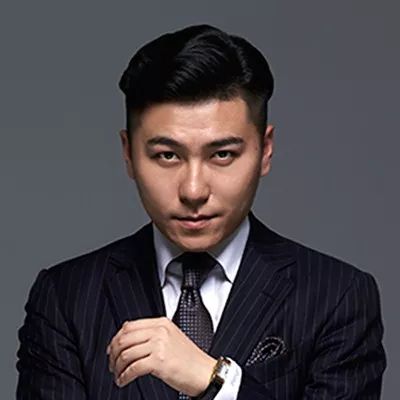 那个男人,卖钻石,懂表,更懂优雅与浪漫是何物