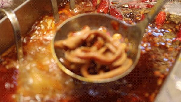 今天12306可以抢元旦车票啦！想买票？过了这关再说