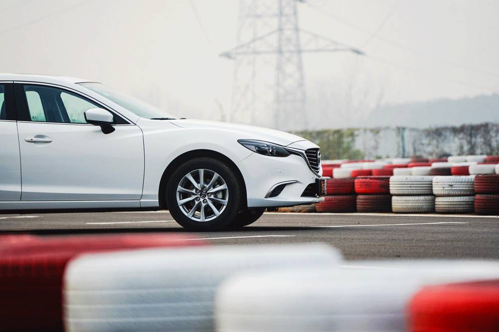 试驾马自达阿特兹,试驾君威对比阿特兹