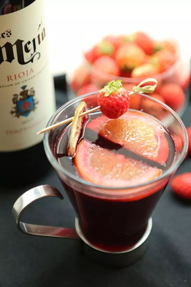 圣诞酒Glühwein把你变成万人迷，国际圣诞市集负责*情催**