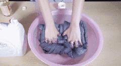 羽绒服只有领口和袖口脏了怎么洗,免洗羽绒服面料脏了洗不掉怎么办