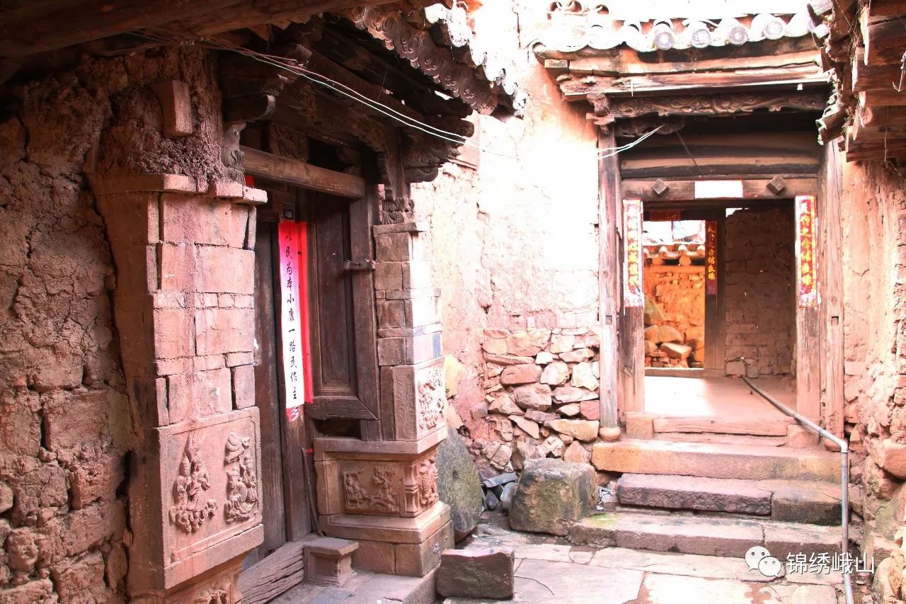 走进大山深处感受古村落的绝美,云南省玉溪市峨山县塔克冲大庙