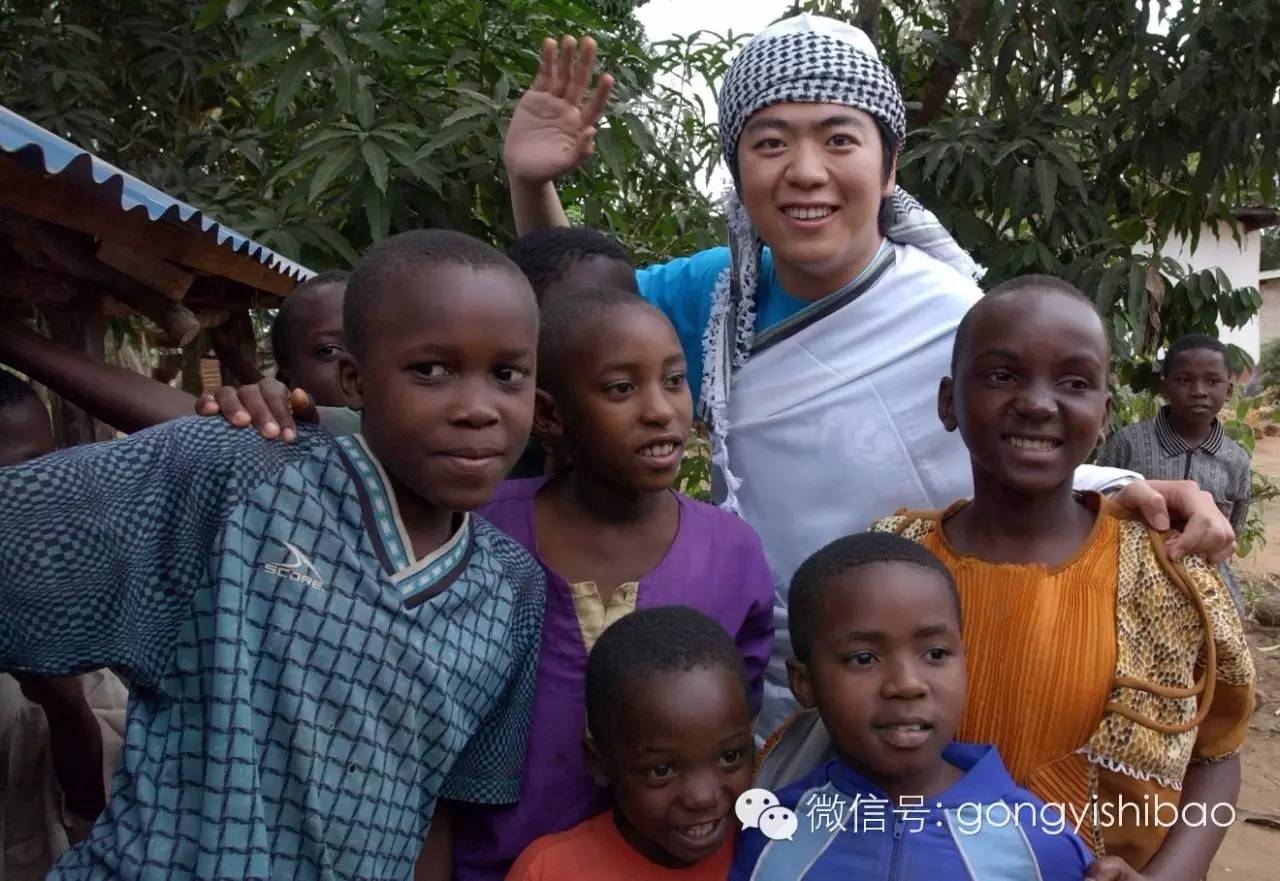 郎朗参加公益活动,特约嘉宾朗朗