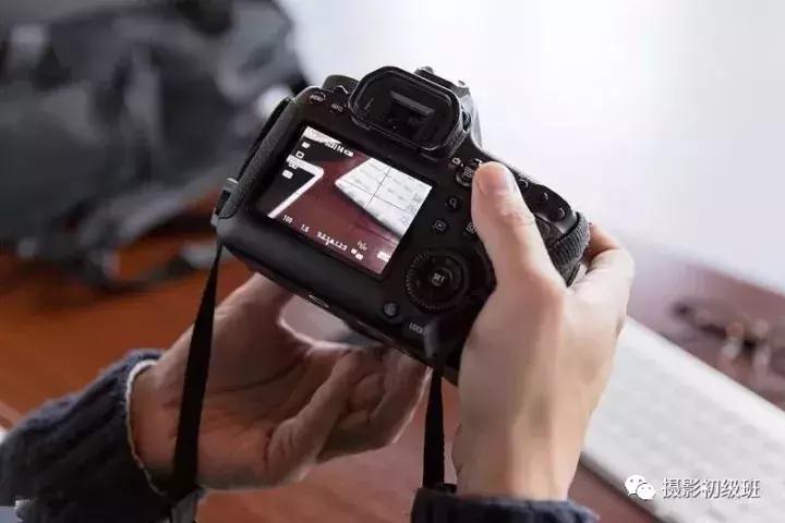 新手买相机这些坑要注意,新手买相机要不要一步到位
