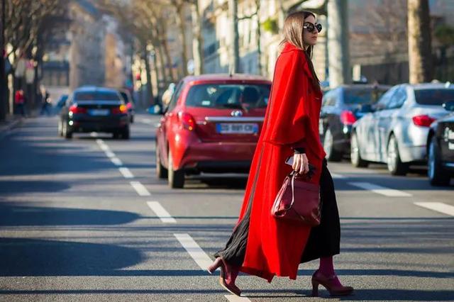 中长外套怎么穿好看又显高级,短外套时髦又显高