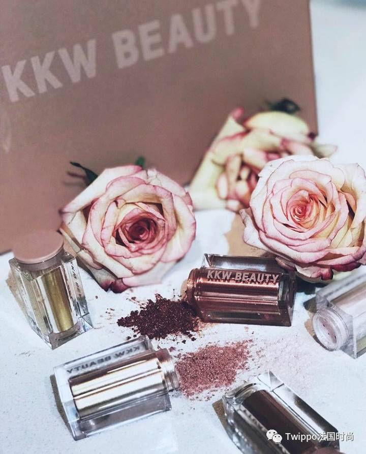 Riri,贝嫂和Gigi都开起了彩妆铺，好卖到让大牌都眼红！