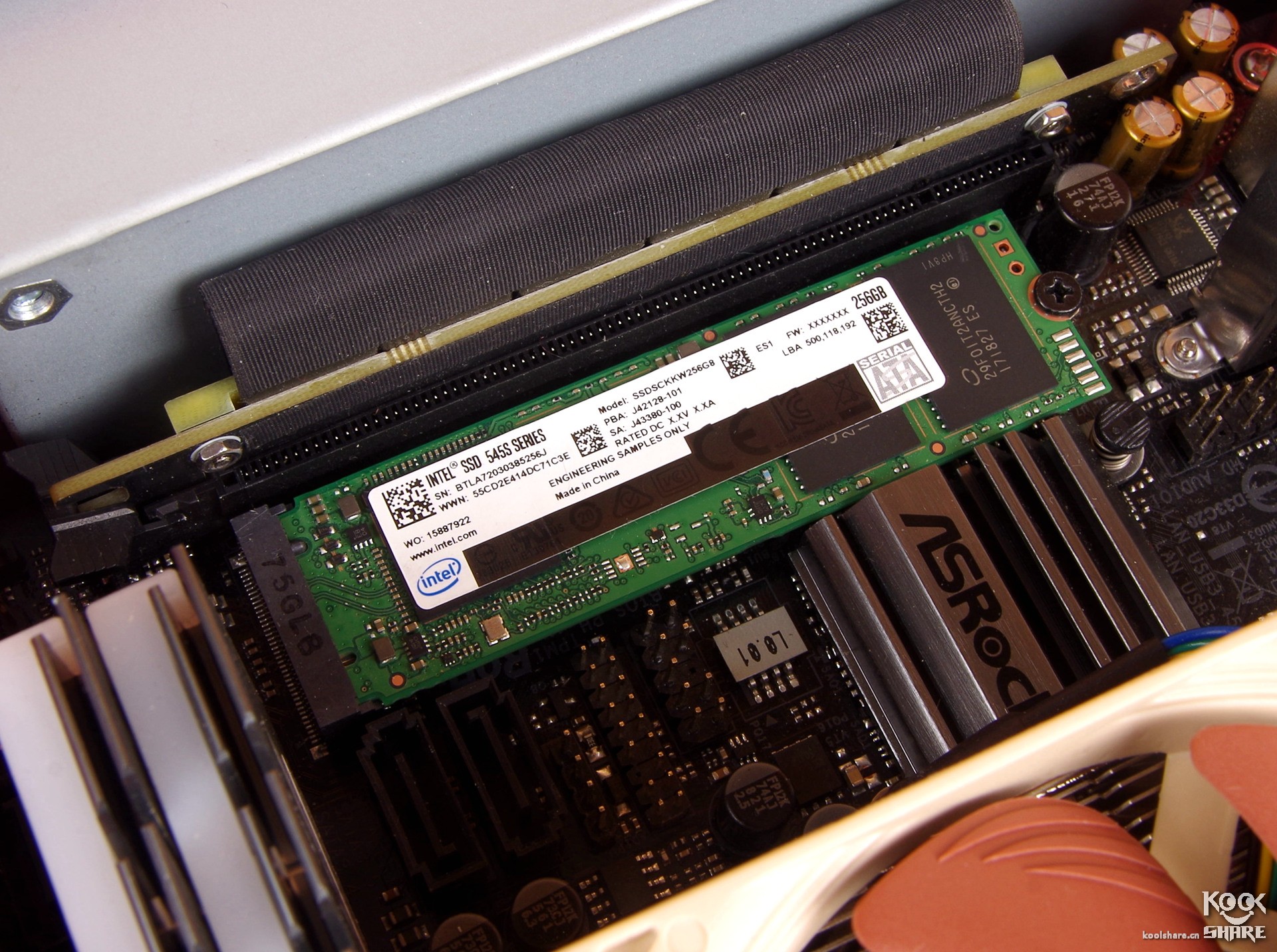 intel545s固态硬盘,英特尔545s固态拆解