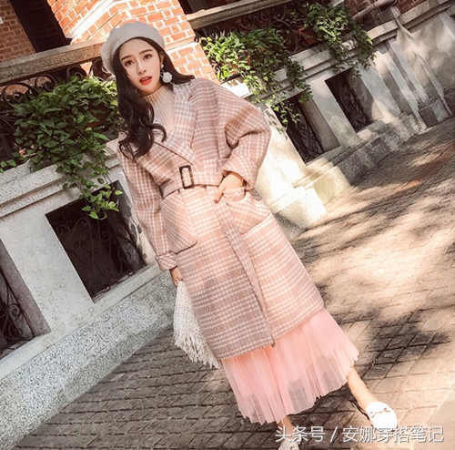 复古腔调千鸟格外套，不论搭配裤子还是裙装都很时尚