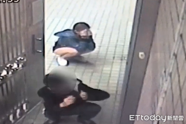 吐槽大会：恐怖学长求爱遭拒砍人小学生作文写“我的变态爸比”