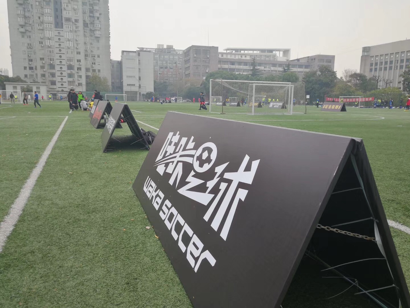 这个70岁的球友火遍我们的朋友圈，要踢到80岁