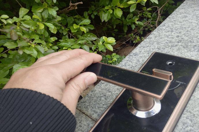 智能门锁拆解步骤,智能门锁拆解图解