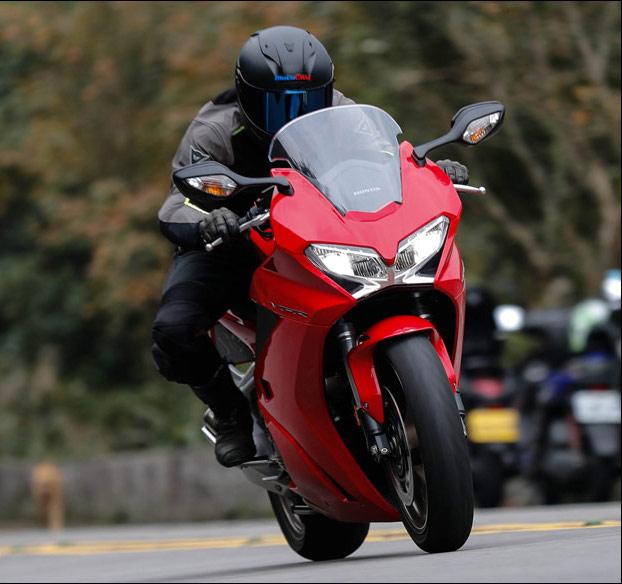 本田v4发动机视频,摩托车v4和直四引擎的区别