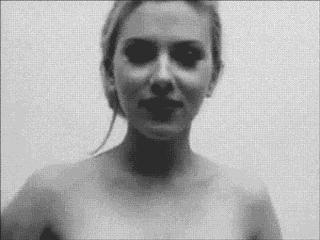 上妆就选它，告别霜打的驴粪蛋……似的脸