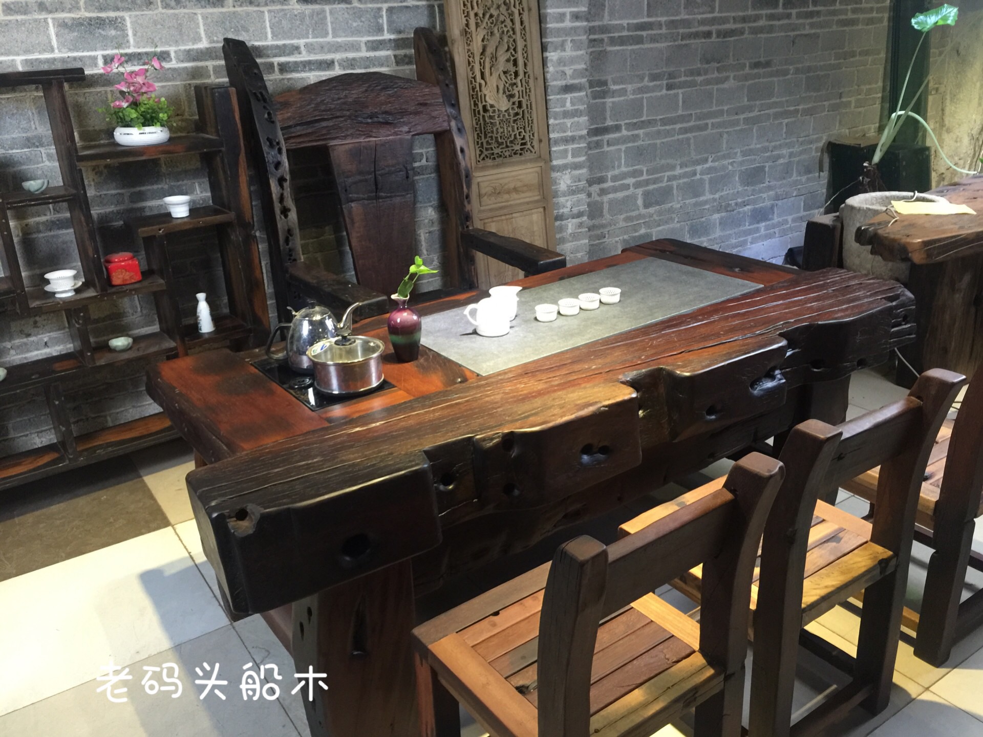 老船木茶桌一般是什么木,为什么老船木茶桌深受人们欢迎