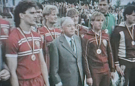 皇马大战巴塞罗纳,皇马vs迪纳摩