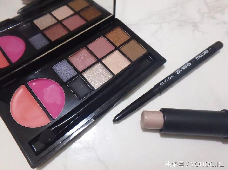 最近买了几本杂志,只是为了附录的化妆赠品!