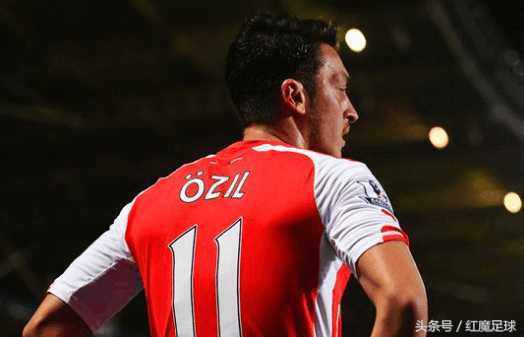 厄齐尔阿迪达斯,阿迪力新签约