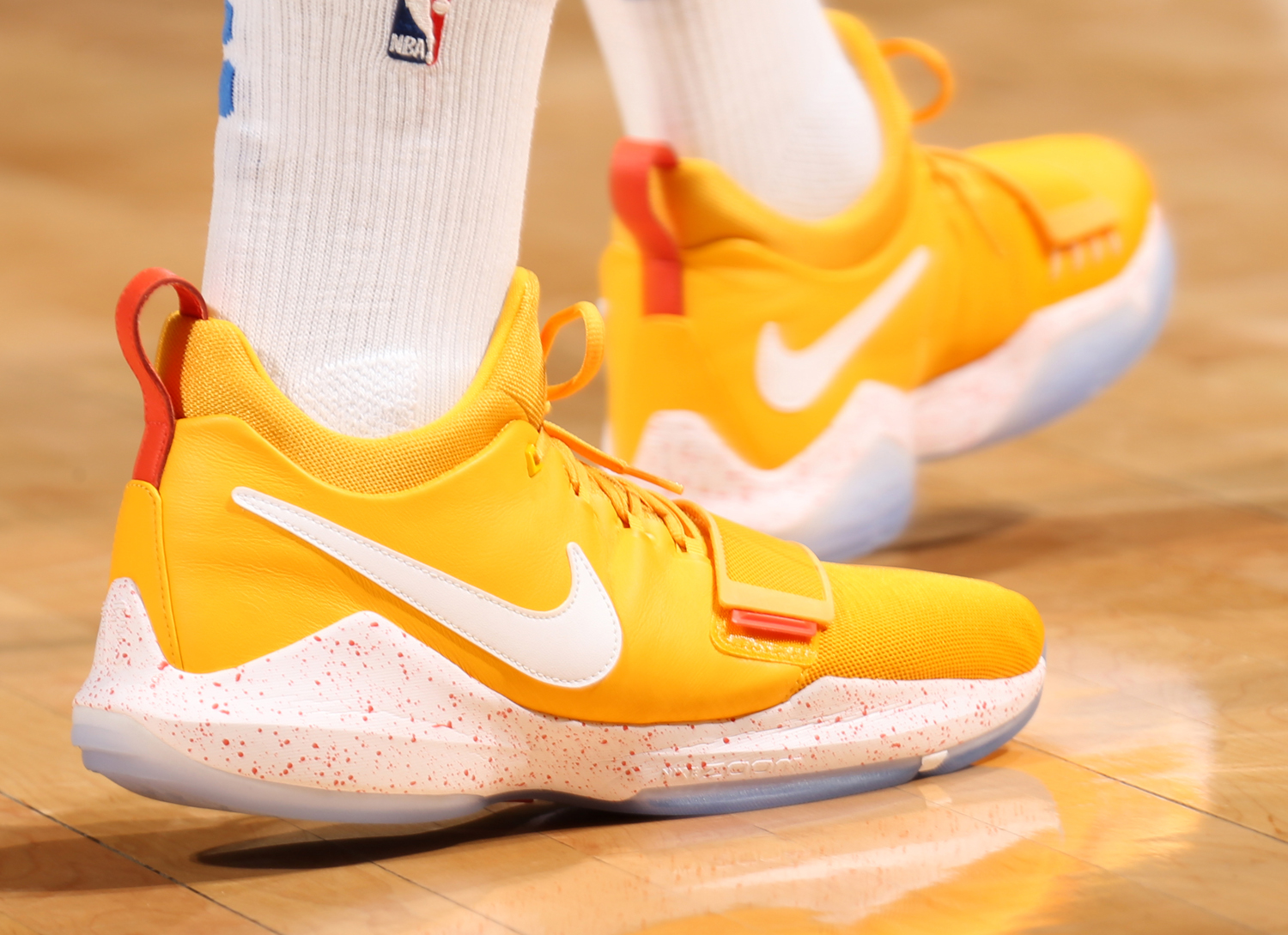 英格拉姆adidas篮球鞋,英格拉姆尼克杨拉塞尔