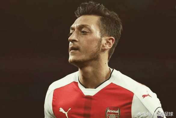 厄齐尔阿迪达斯,阿迪力新签约