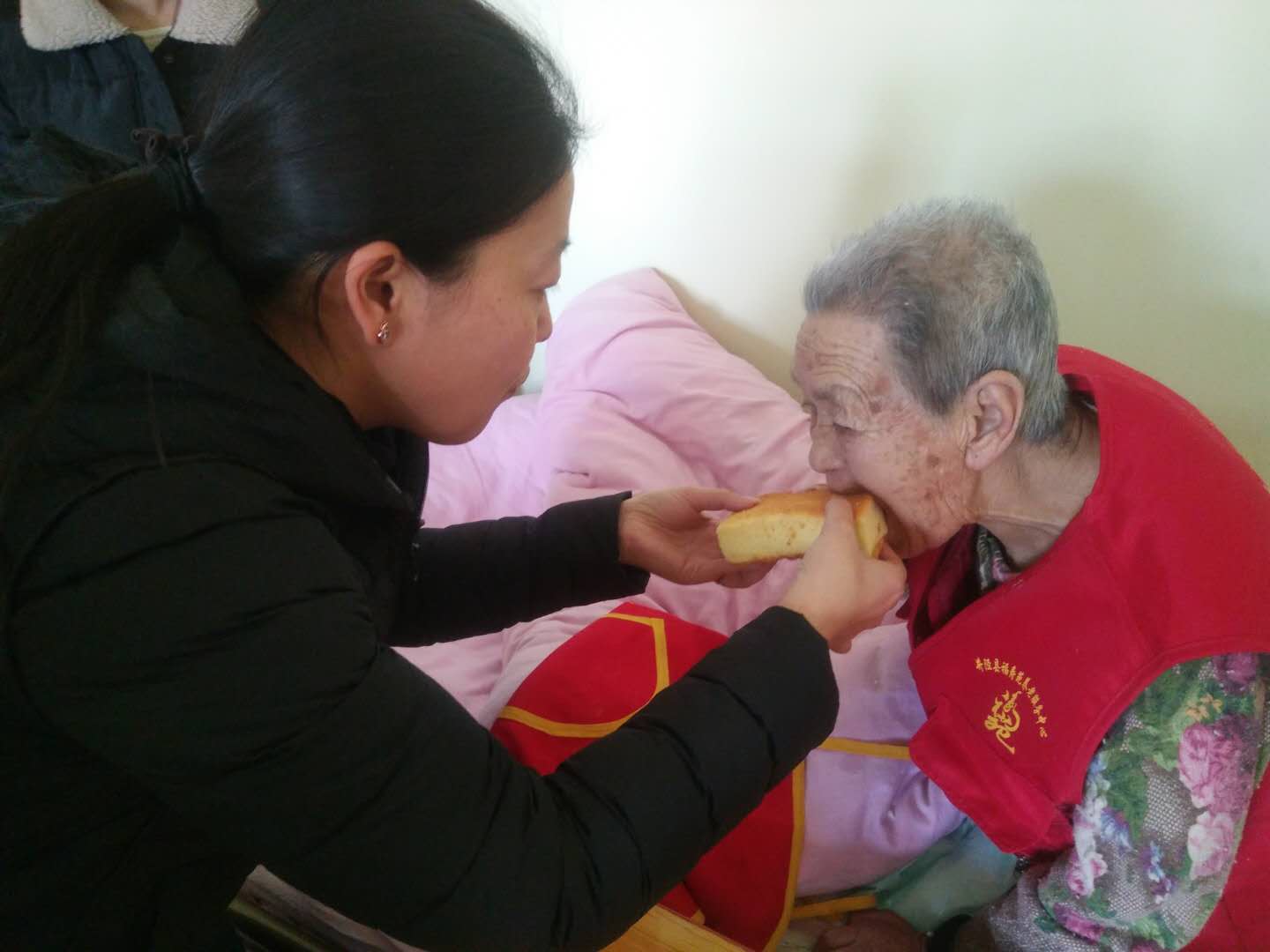 爱心敬老行活动,爱心献社会真情暖人心志愿活动