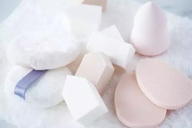 脸上有绒毛浮粉应该怎么办,脸上擦粉老是有浮粉怎么办