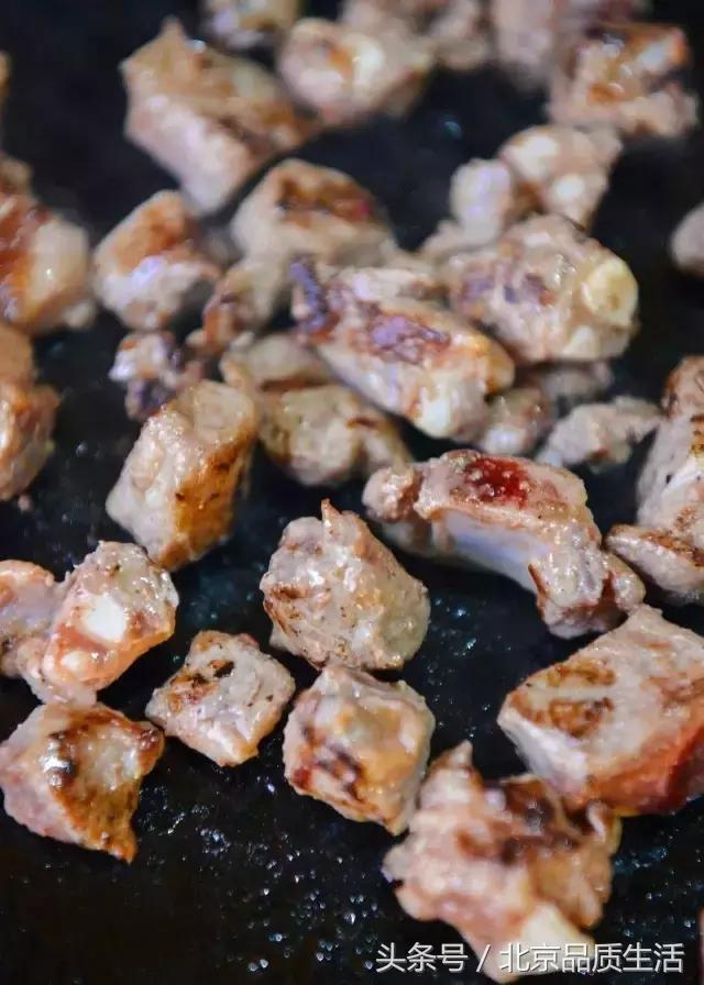 火爆南锣的食肉兽小馆搬到三里屯啦！排到天荒地老也要吃到！