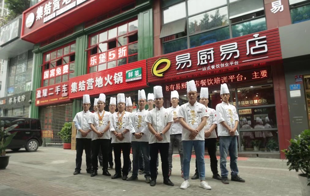 新手摆地摊什么最好卖最赚钱,摆地摊卖什么最好赚钱卖吃的