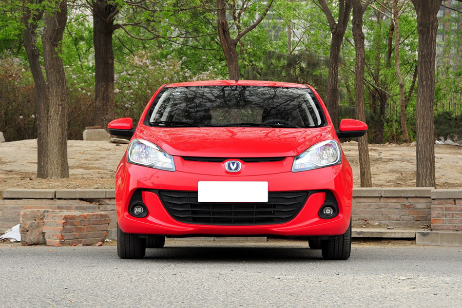 小灵精怪，它绝对是刚毕业90后买车的首选