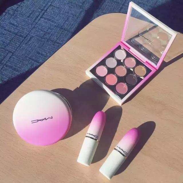 纪梵希搞婚庆，MAC卖寿桃？外国大牌到底对我们的春节有什么误解