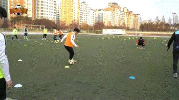 踢球教学初学者视频,踢球不再难教学视频