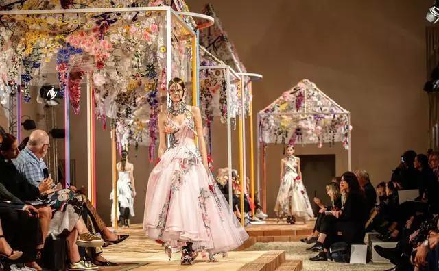 圣诞节电影桥段怎么送 (圣诞节有关浪漫爱情电影)