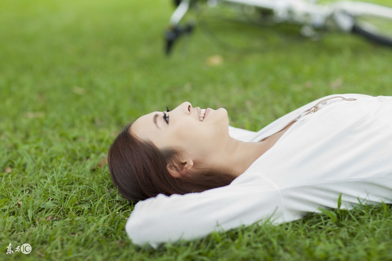 宝宝一到晚上就很闹,宝宝夜里闹就让抱