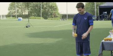 梅西踢右边锋吗,梅西踢高尔夫足球