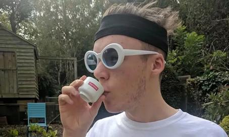 95后痴迷东方不败,95后男子迷恋网络游戏