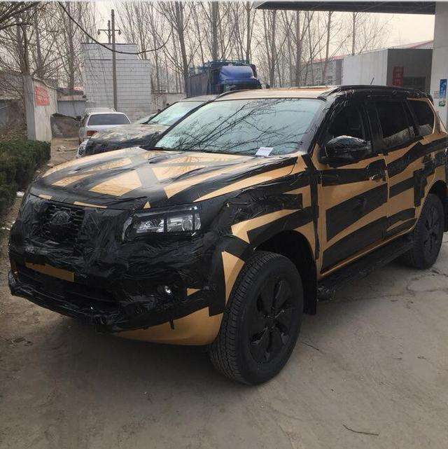 街头偶遇帕拉梅拉行政加长,新款帕拉丁两驱自动值得购买吗