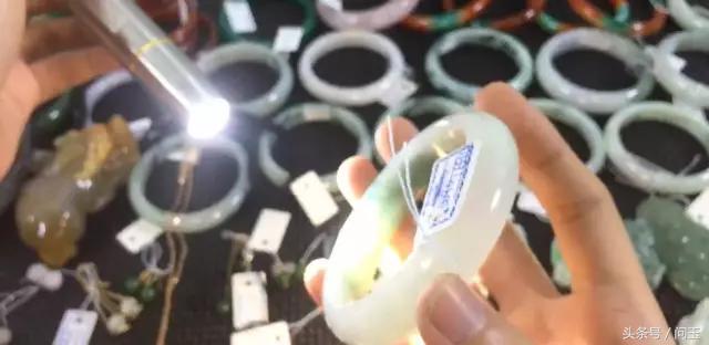 直播翡翠拍卖可信吗,翡翠直播拍卖套路是真的吗