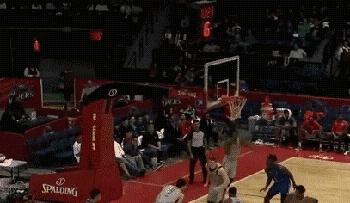 从NBA打到发展联盟，还是没人给他传球