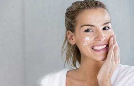 有哪些好用的乳液面霜,自然堂的乳液和面霜哪个好用