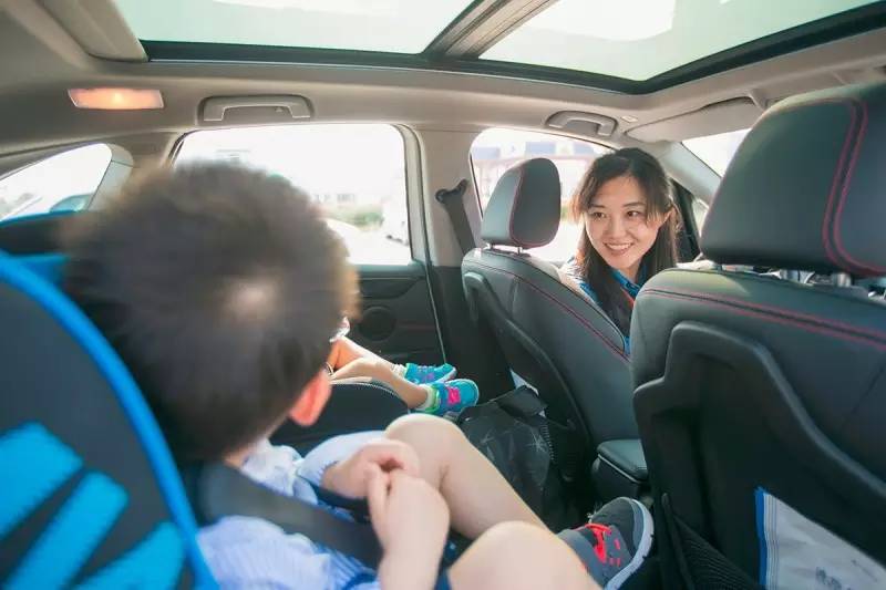 宝马疯了吗?请了5个辣妈带娃来试驾!(超级彩蛋在结尾)