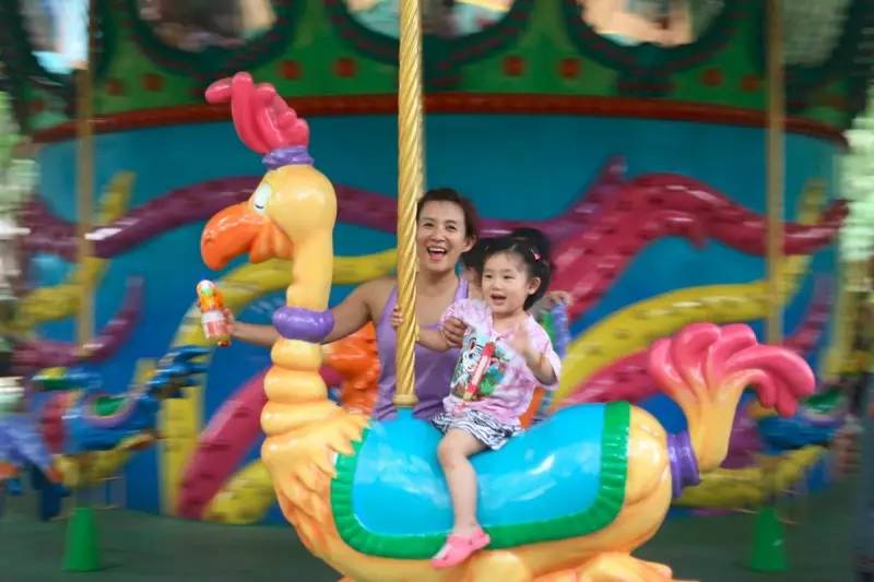 宝马疯了吗?请了5个辣妈带娃来试驾!(超级彩蛋在结尾)