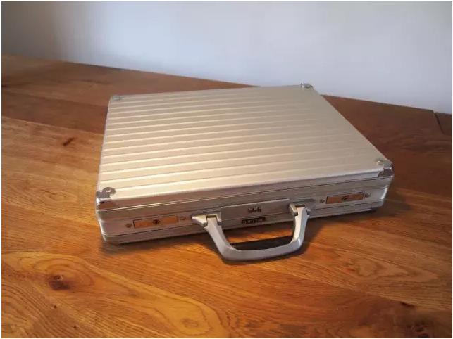 男生如何选适合自己的包,男士如何选择合适自己的包