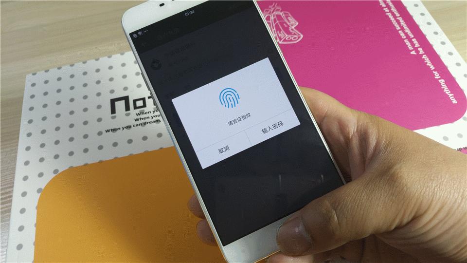 明明可以靠颜值偏偏你要拼实力,明明能靠脸偏偏拼才华