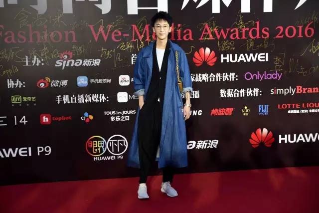 寮犱寒涓浗瓒呮ā瀵煎笀,寮犱寒涓浗瓒呮ā璧扮