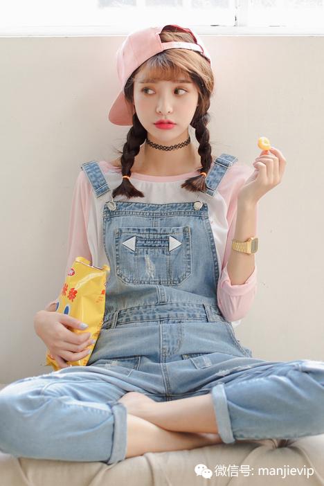 背带裤穿着显年轻活泼 (小个子特别时髦显嫩的背带裤)