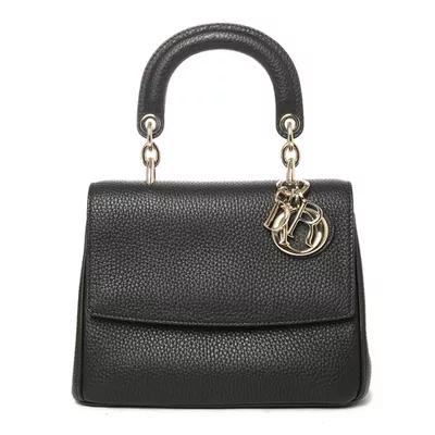 包包和专柜名牌包包有什么不一样,包包和配饰