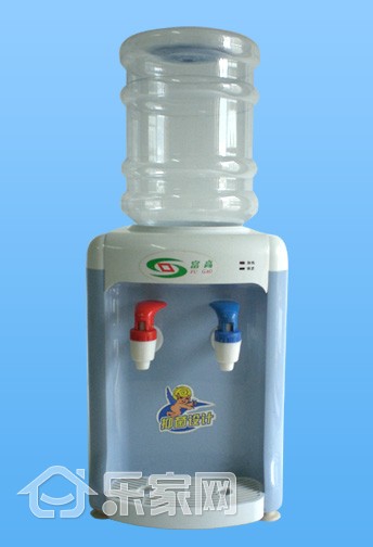 饮水机里面的水是怎么回事,新买的饮水机的水有异味什么原因